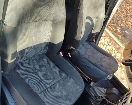 Дачия Сандеро 2009 в Днепре (Днепропетровске) на Automoto.ua Белый Дачия Сандеро, объемом двигателя 1.39 л и пробегом 275 тыс. км за 3700 $, фото 10 на Automoto.ua