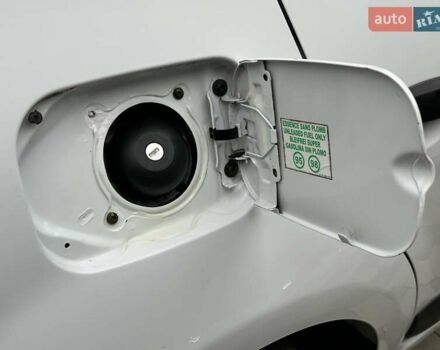 Белый Дачия Сандеро, объемом двигателя 1.2 л и пробегом 187 тыс. км за 4200 $, фото 32 на Automoto.ua