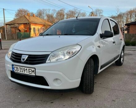 Белый Дачия Сандеро, объемом двигателя 1.1 л и пробегом 245 тыс. км за 4200 $, фото 1 на Automoto.ua