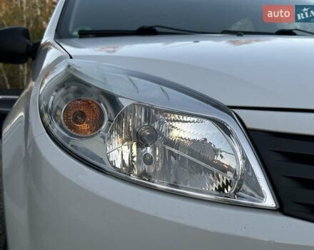 Дачия Сандеро 2009 в Любешов на Automoto.ua Белый Дачия Сандеро, объемом двигателя 1.4 л и пробегом 107 тыс. км за 4550 $, фото 16 на Automoto.ua