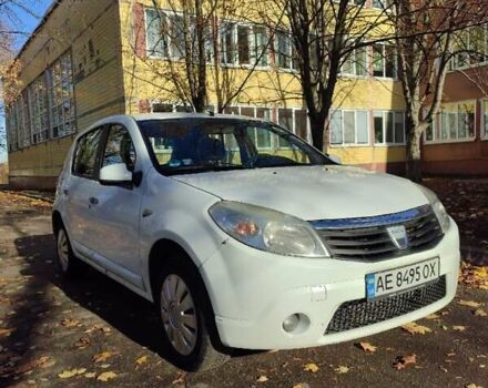 Дачия Сандеро 2009 в Днепре (Днепропетровске) на Automoto.ua Белый Дачия Сандеро, объемом двигателя 1.39 л и пробегом 275 тыс. км за 3700 $, фото 5 на Automoto.ua