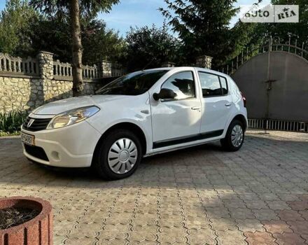 Білий Дачія Sandero, об'ємом двигуна 1.4 л та пробігом 180 тис. км за 3850 $, фото 6 на Automoto.ua