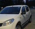 Белый Дачия Сандеро, объемом двигателя 1.39 л и пробегом 209 тыс. км за 3300 $, фото 1 на Automoto.ua