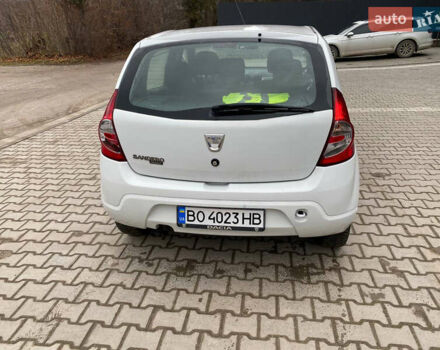 Белый Дачия Сандеро, объемом двигателя 1.39 л и пробегом 191 тыс. км за 5200 $, фото 3 на Automoto.ua