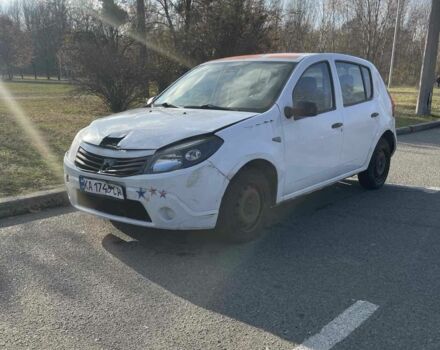 Белый Дачия Сандеро, объемом двигателя 1.1 л и пробегом 200 тыс. км за 1700 $, фото 3 на Automoto.ua