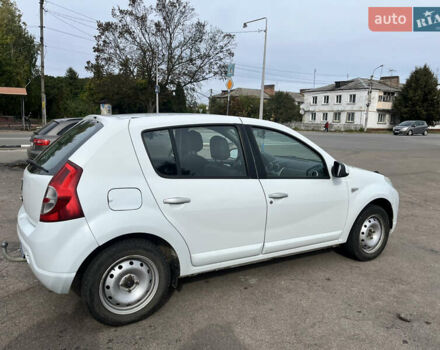Білий Дачія Sandero, об'ємом двигуна 1.15 л та пробігом 230 тис. км за 3700 $, фото 4 на Automoto.ua