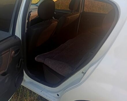 Белый Дачия Сандеро, объемом двигателя 1.1 л и пробегом 184 тыс. км за 3500 $, фото 3 на Automoto.ua