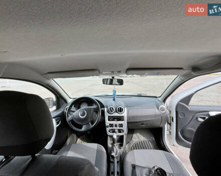 Білий Дачія Sandero, об'ємом двигуна 1.15 л та пробігом 230 тис. км за 3700 $, фото 7 на Automoto.ua