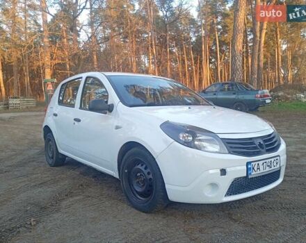 Білий Дачія Sandero, об'ємом двигуна 1.15 л та пробігом 275 тис. км за 3350 $, фото 2 на Automoto.ua