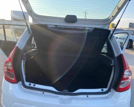 Белый Дачия Сандеро, объемом двигателя 1.2 л и пробегом 133 тыс. км за 4940 $, фото 22 на Automoto.ua