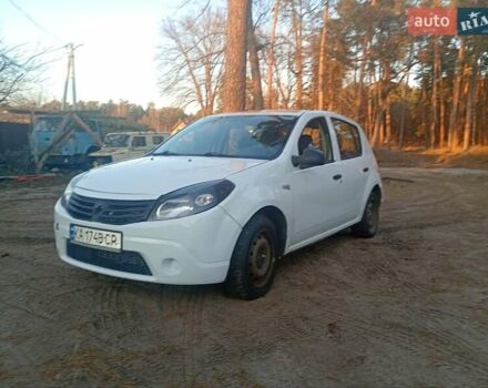 Білий Дачія Sandero, об'ємом двигуна 1.15 л та пробігом 275 тис. км за 3350 $, фото 4 на Automoto.ua