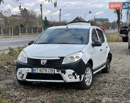 Білий Дачія Sandero, об'ємом двигуна 1.39 л та пробігом 450 тис. км за 1299 $, фото 1 на Automoto.ua