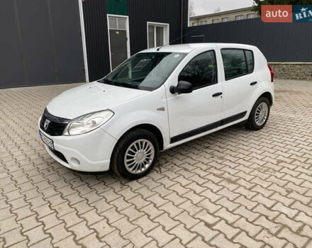 Белый Дачия Сандеро, объемом двигателя 1.39 л и пробегом 191 тыс. км за 5200 $, фото 1 на Automoto.ua