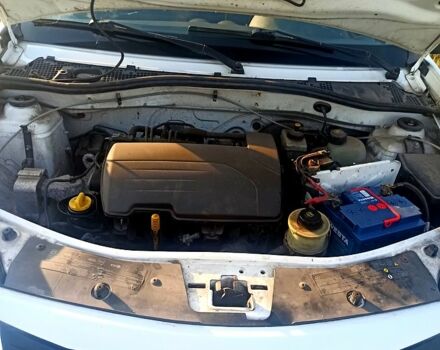 Белый Дачия Сандеро, объемом двигателя 1.1 л и пробегом 184 тыс. км за 3500 $, фото 2 на Automoto.ua