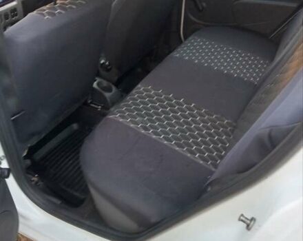 Белый Дачия Сандеро, объемом двигателя 1.2 л и пробегом 230 тыс. км за 3700 $, фото 8 на Automoto.ua