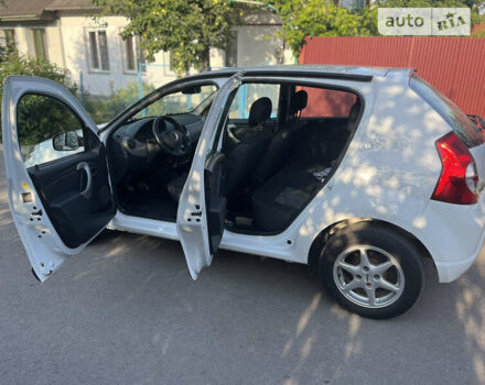 Білий Дачія Sandero, об'ємом двигуна 1.2 л та пробігом 170 тис. км за 4400 $, фото 19 на Automoto.ua