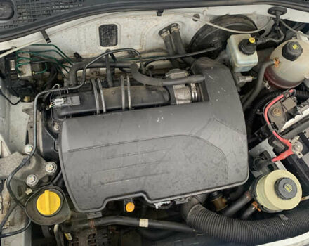 Білий Дачія Sandero, об'ємом двигуна 1.15 л та пробігом 147 тис. км за 4500 $, фото 4 на Automoto.ua