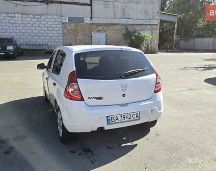 Дачия Сандеро 2010 в Киеве на Automoto.ua Белый Дачия Сандеро, объемом двигателя 1.4 л и пробегом 149 тыс. км за 4700 $, фото 2 на Automoto.ua