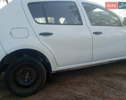 Білий Дачія Sandero, об'ємом двигуна 1.15 л та пробігом 275 тис. км за 3350 $, фото 3 на Automoto.ua