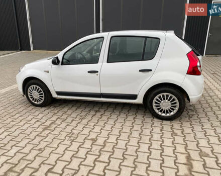 Белый Дачия Сандеро, объемом двигателя 1.39 л и пробегом 191 тыс. км за 5200 $, фото 2 на Automoto.ua