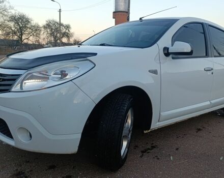 Белый Дачия Сандеро, объемом двигателя 1.1 л и пробегом 230 тыс. км за 4300 $, фото 5 на Automoto.ua