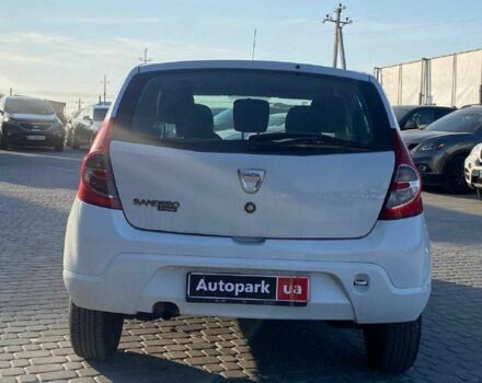 Белый Дачия Сандеро, объемом двигателя 1.2 л и пробегом 133 тыс. км за 4940 $, фото 3 на Automoto.ua
