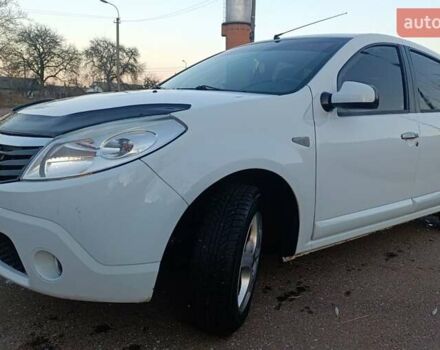 Белый Дачия Сандеро, объемом двигателя 1.2 л и пробегом 233 тыс. км за 4300 $, фото 2 на Automoto.ua