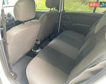 Білий Дачія Sandero, об'ємом двигуна 1.15 л та пробігом 157 тис. км за 4000 $, фото 15 на Automoto.ua