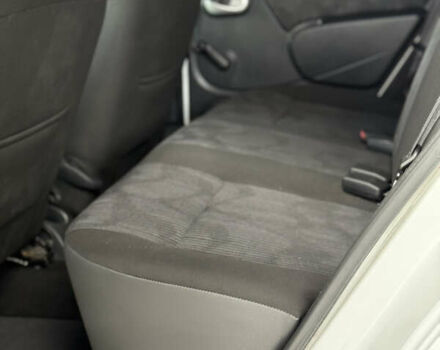 Белый Дачия Сандеро, объемом двигателя 1.6 л и пробегом 160 тыс. км за 5900 $, фото 17 на Automoto.ua