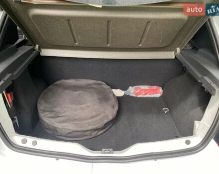 Білий Дачія Sandero, об'ємом двигуна 1.15 л та пробігом 157 тис. км за 4000 $, фото 18 на Automoto.ua