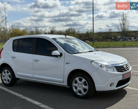 Белый Дачия Сандеро, объемом двигателя 1.6 л и пробегом 160 тыс. км за 5900 $, фото 3 на Automoto.ua