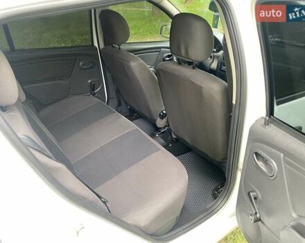 Білий Дачія Sandero, об'ємом двигуна 1.15 л та пробігом 157 тис. км за 4000 $, фото 17 на Automoto.ua