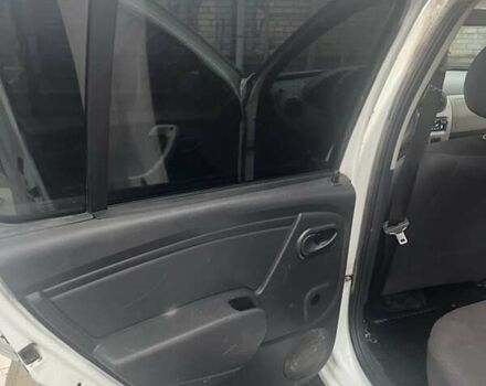 Белый Дачия Сандеро, объемом двигателя 1.15 л и пробегом 190 тыс. км за 3700 $, фото 8 на Automoto.ua