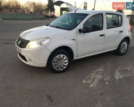 Белый Дачия Сандеро, объемом двигателя 1.1 л и пробегом 185 тыс. км за 4200 $, фото 1 на Automoto.ua