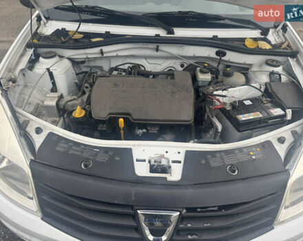 Белый Дачия Сандеро, объемом двигателя 1.2 л и пробегом 216 тыс. км за 3700 $, фото 6 на Automoto.ua