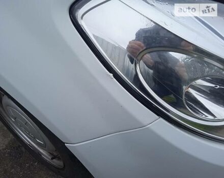 Белый Дачия Сандеро, объемом двигателя 1.1 л и пробегом 210 тыс. км за 4300 $, фото 6 на Automoto.ua