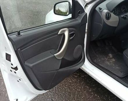 Белый Дачия Сандеро, объемом двигателя 1.1 л и пробегом 340 тыс. км за 3600 $, фото 7 на Automoto.ua