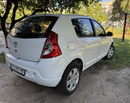Дачия Сандеро 2012 в Кролевце на Automoto.ua Белый Дачия Сандеро, объемом двигателя 1.6 л и пробегом 180 тыс. км за 6300 $, фото 3 на Automoto.ua