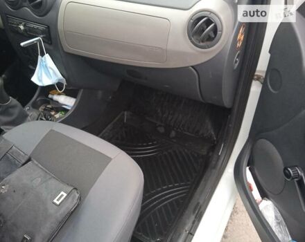 Белый Дачия Сандеро, объемом двигателя 1.1 л и пробегом 210 тыс. км за 4300 $, фото 8 на Automoto.ua