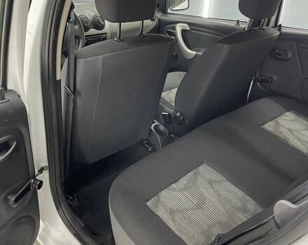 Белый Дачия Сандеро, объемом двигателя 1.2 л и пробегом 133 тыс. км за 4900 $, фото 4 на Automoto.ua