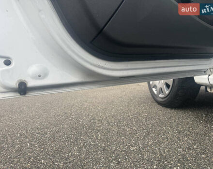 Белый Дачия Сандеро, объемом двигателя 1.2 л и пробегом 216 тыс. км за 3700 $, фото 14 на Automoto.ua