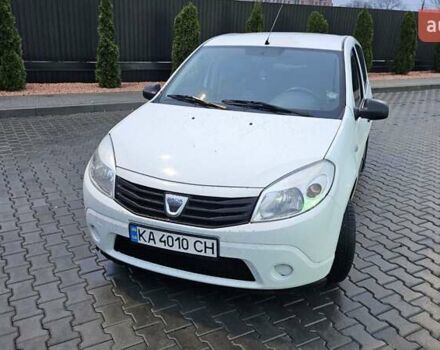 Белый Дачия Сандеро, объемом двигателя 1.5 л и пробегом 252 тыс. км за 5000 $, фото 1 на Automoto.ua
