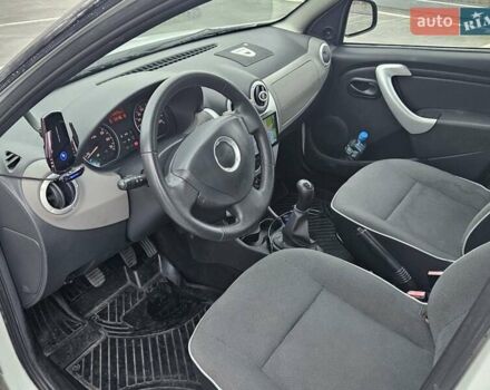 Белый Дачия Сандеро, объемом двигателя 1.46 л и пробегом 116 тыс. км за 6200 $, фото 25 на Automoto.ua