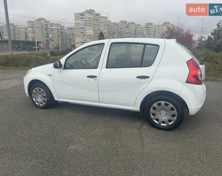 Белый Дачия Сандеро, объемом двигателя 1.2 л и пробегом 216 тыс. км за 3700 $, фото 3 на Automoto.ua