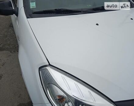 Белый Дачия Сандеро, объемом двигателя 1.1 л и пробегом 210 тыс. км за 4300 $, фото 2 на Automoto.ua