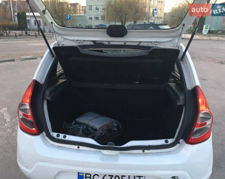 Белый Дачия Сандеро, объемом двигателя 1.1 л и пробегом 185 тыс. км за 4200 $, фото 12 на Automoto.ua