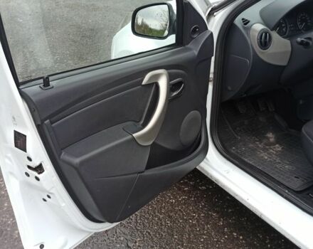 Белый Дачия Сандеро, объемом двигателя 1.1 л и пробегом 340 тыс. км за 3600 $, фото 8 на Automoto.ua