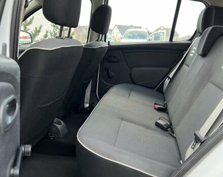 Белый Дачия Сандеро, объемом двигателя 1.2 л и пробегом 178 тыс. км за 4750 $, фото 57 на Automoto.ua