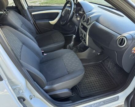 Дачия Сандеро 2012 в Кролевце на Automoto.ua Белый Дачия Сандеро, объемом двигателя 1.6 л и пробегом 180 тыс. км за 6300 $, фото 10 на Automoto.ua