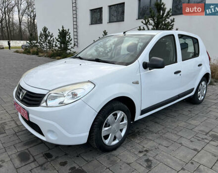 Белый Дачия Сандеро, объемом двигателя 1.2 л и пробегом 178 тыс. км за 4750 $, фото 4 на Automoto.ua